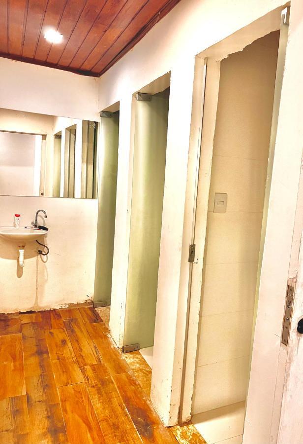 Gadhega'S Hotel Салвадор Екстериор снимка