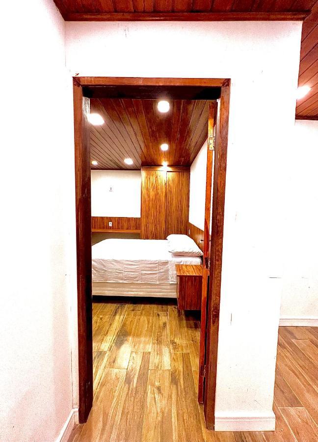 Gadhega'S Hotel Салвадор Екстериор снимка